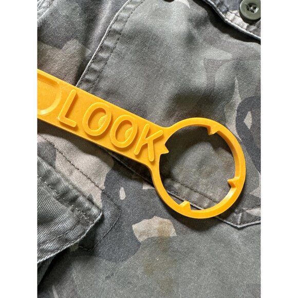 VTG Bugle Boy Mens Cargo Shorts 36 Camo Grunge Y2K Hunting Tactical Relaxed Fit - Picture 8 of 12